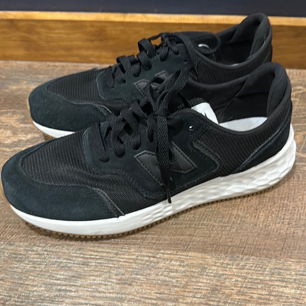 New balance women’s black shoes. Size 9.5 b